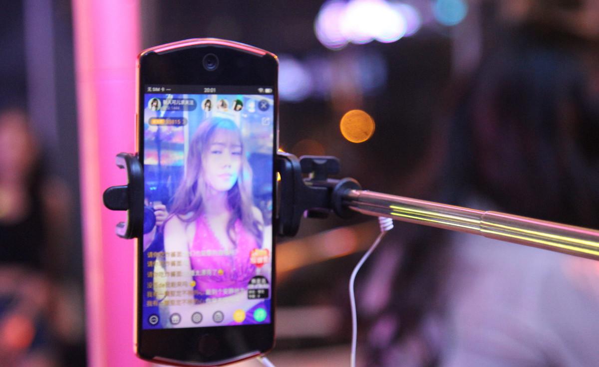 100万粉丝一个月可以赚多少钱