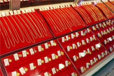 女人戴金佛到底好不好 女人佩戴金佛有什么讲究