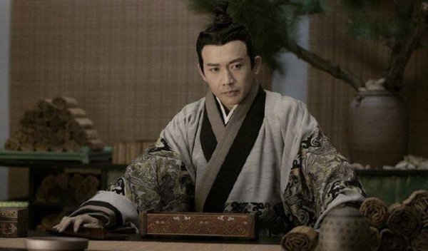 秦始皇的父亲叫什么名字