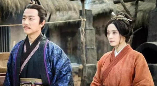 秦始皇的父亲叫什么名字