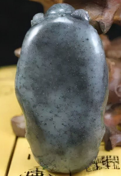 假青花玉辨认方法