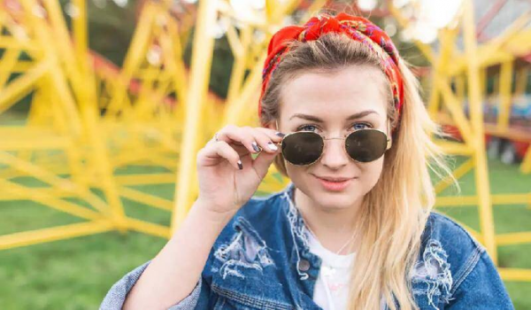 一个男孩子喜欢一个女孩子的表现