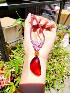 血珀手串怎么搭配好看 血珀手串搭配什么佩戴比较好