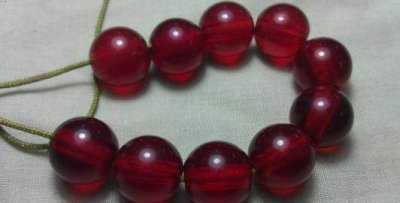 血珀手串怎么鉴定真假 辨别血珀手串是真的吗