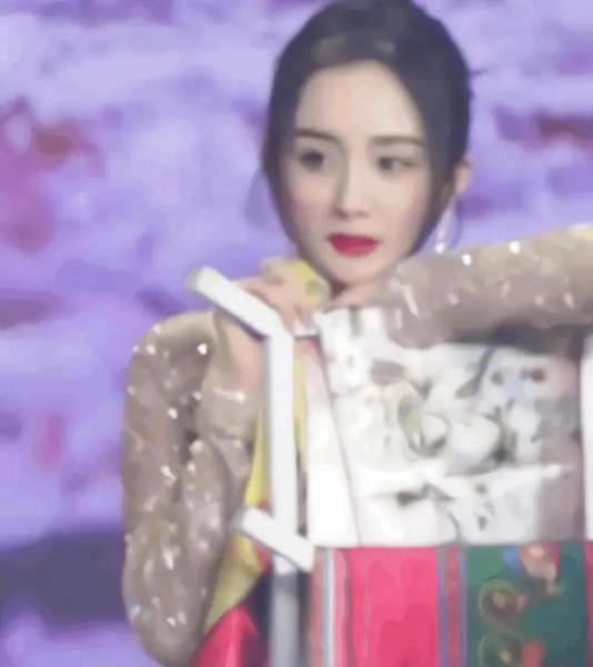 杨幂和唐嫣之间发生了什么