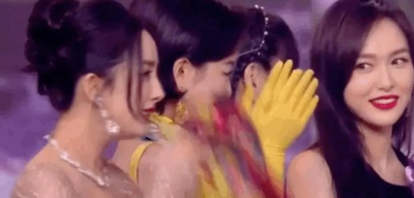 杨幂和唐嫣之间发生了什么