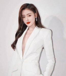 张天爱个人资料简历 长腿女神张天爱的演艺经历及坎坷情路