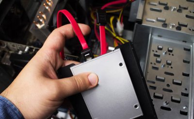 电脑加装固态硬盘怎么操作 台式机安装固态硬盘的教程