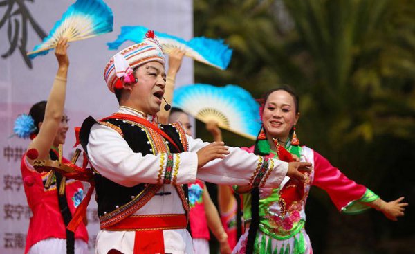 源于民间花灯歌舞什么戏