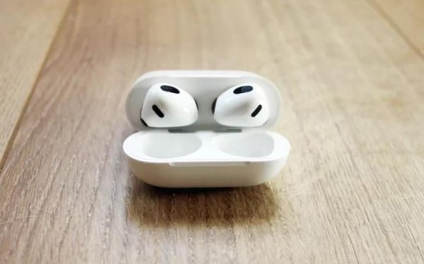 苹果耳机二代和三代买哪个好