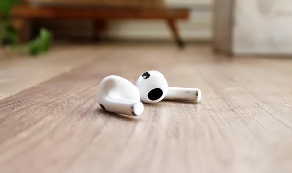 苹果耳机二代和三代买哪个好