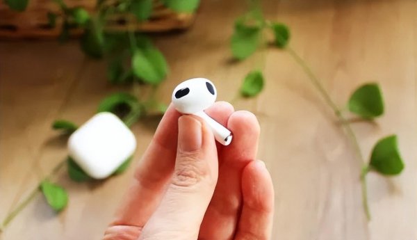 苹果耳机二代和三代买哪个好