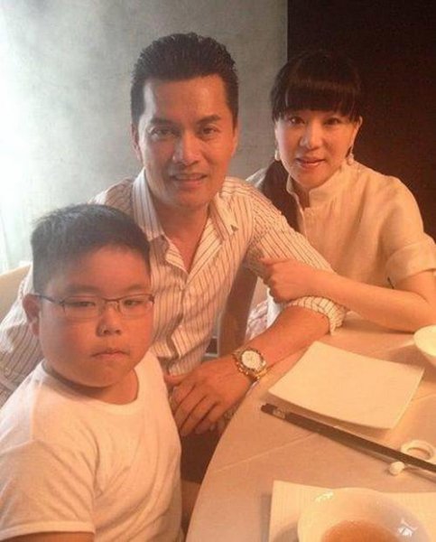 丁力的扮演者吕良伟剧照