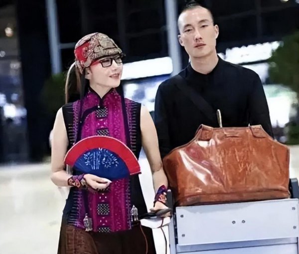 杨丽萍是什么人物