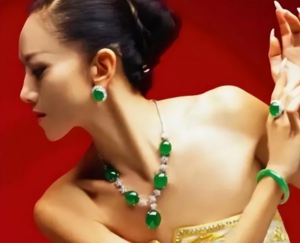 杨丽萍是什么人物