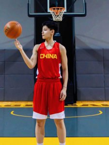 运动员杨舒予个人简介及资料 人间扳手杨舒予的体育人生