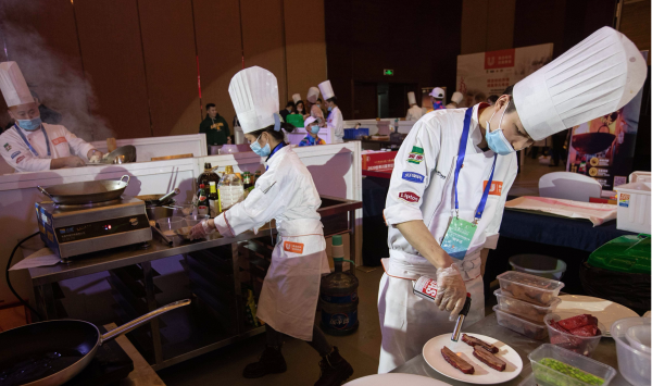 有发展的女生手艺