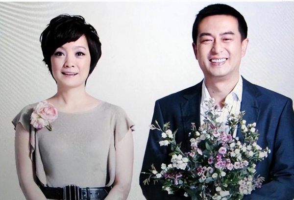 张嘉译的老婆是哪一位