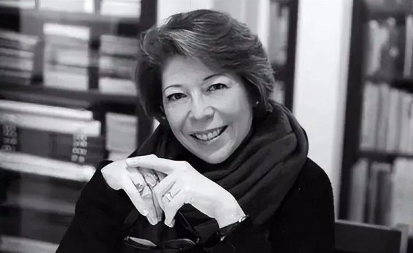 蒋友梅和蒋经国是什么关系