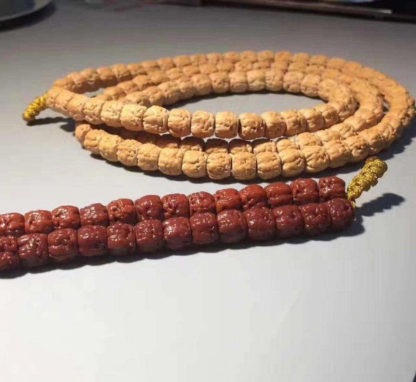 女孩子盘什么珠子好