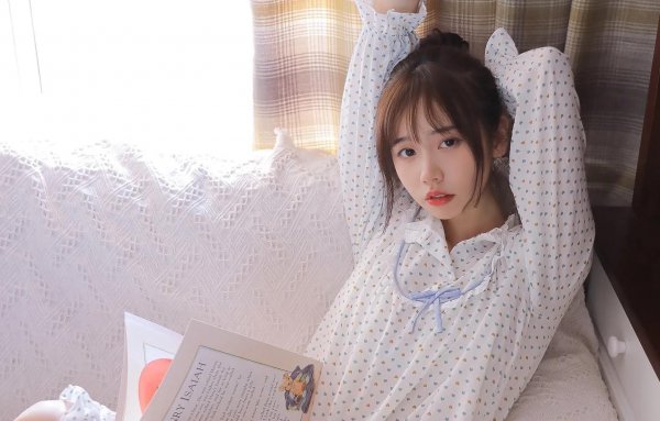 隔着屏幕哄女朋友开心的句子大全