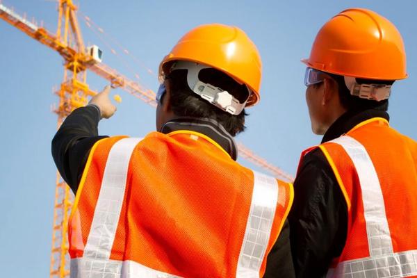工地上红色安全帽是什么级别的人