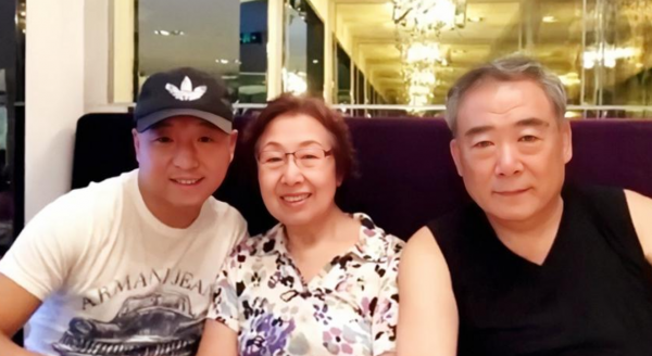 歌手周晓鸥的个人资料简介