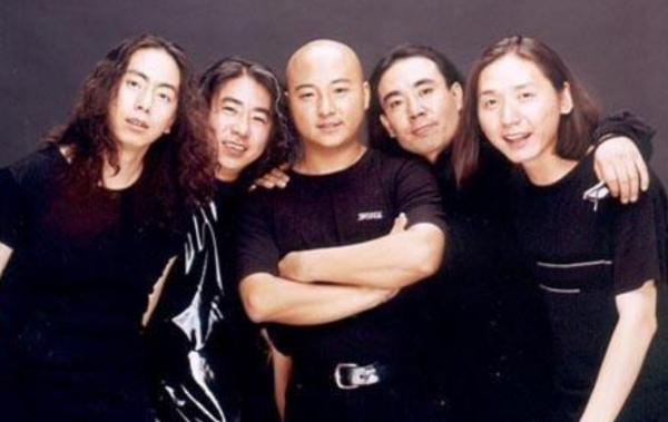 歌手周晓鸥的个人资料简介