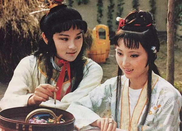 红楼梦前八十回和后四十回区别