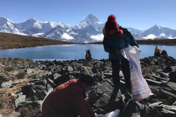 巴郎山风景区在哪里