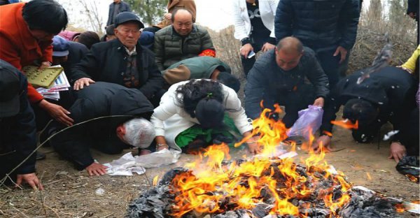 新坟前三年有什么讲究