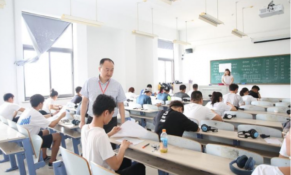 大学挂科补考过了档案有记录吗