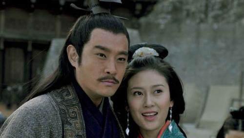 周瑜是谁的部下