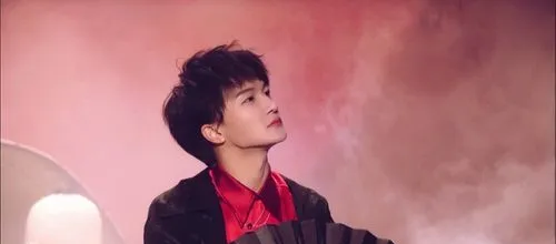 歌手周深是男是女