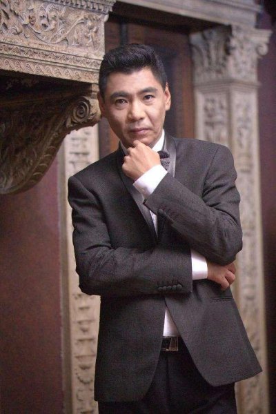 屠洪刚的三任妻子是谁