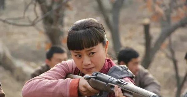 何翯个人资料介绍