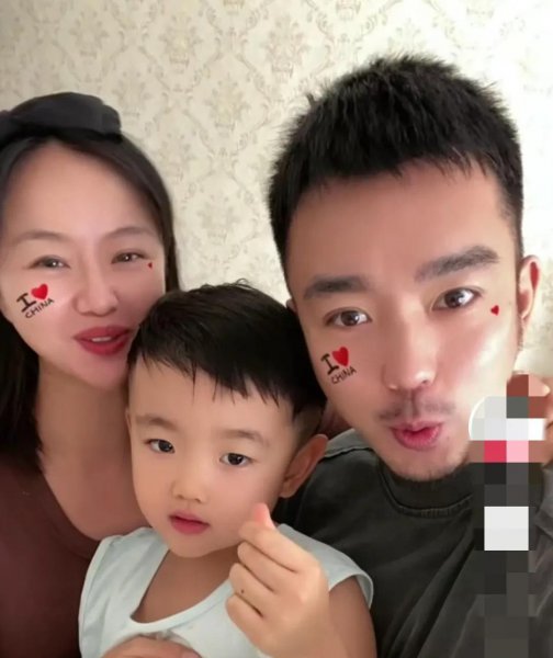 何翯个人资料介绍