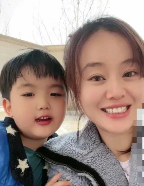 何翯个人资料介绍