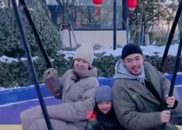 何翯个人资料介绍