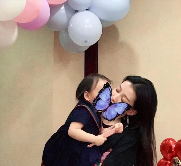 李沁和孙怡的对比照