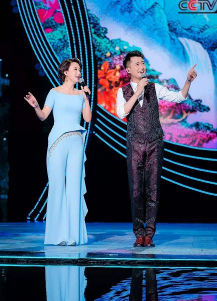 杨帆的妻子简历介绍