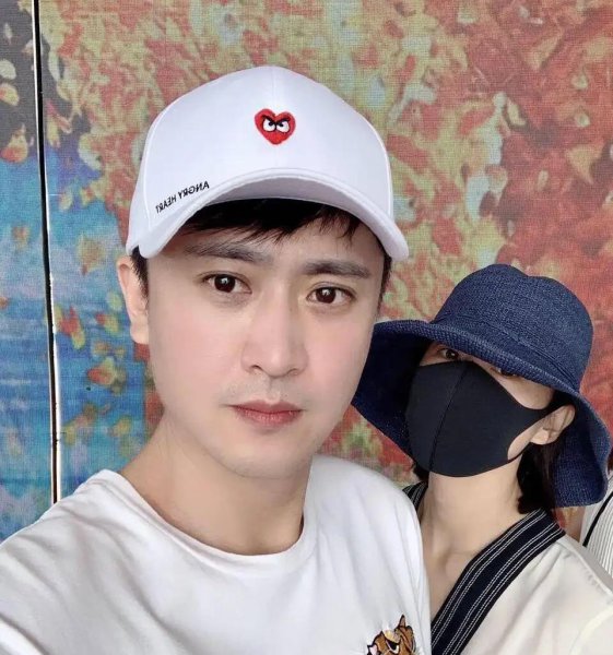 杨帆的妻子简历介绍