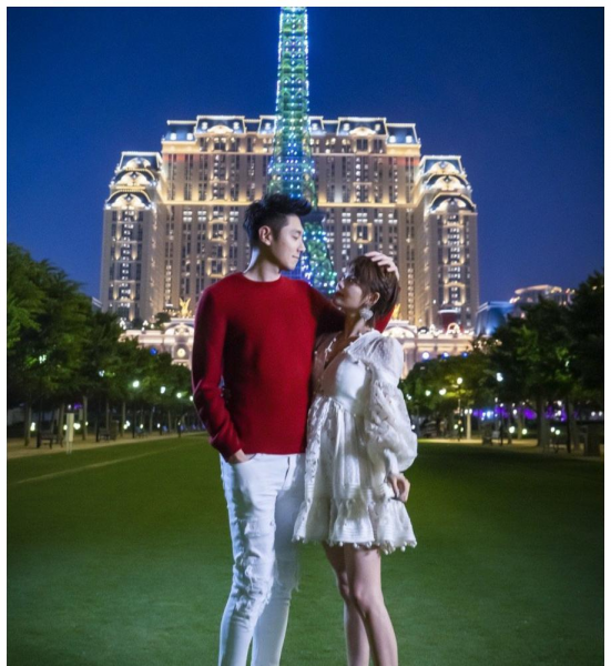 张嘉倪老公买超家庭背景介绍