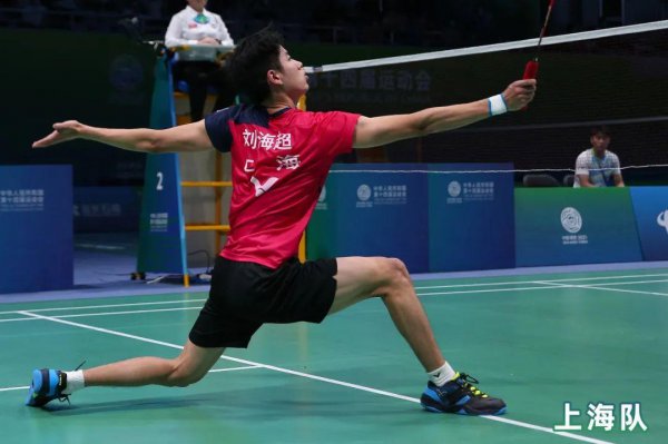 羽毛球鞋哪个牌子好