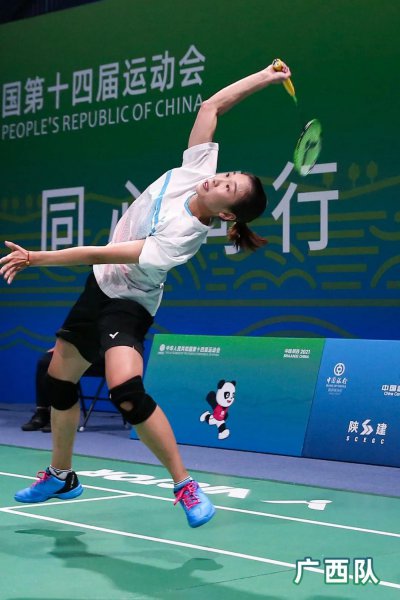 羽毛球鞋哪个牌子好