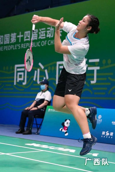 羽毛球鞋哪个牌子好