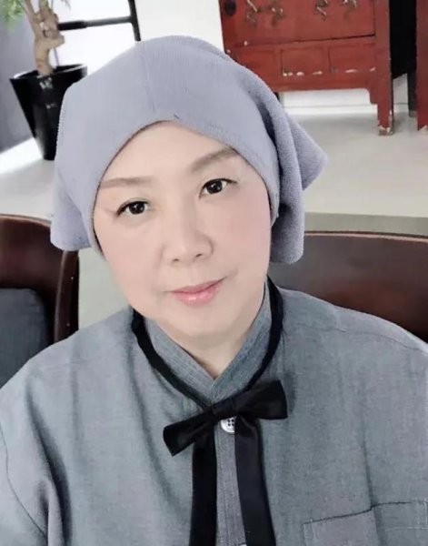 费玉清和张菲是什么关系