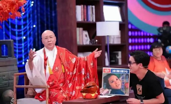 费玉清和张菲是什么关系