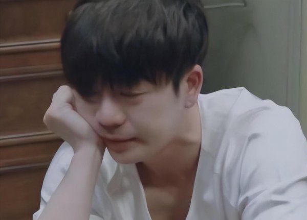 王栎鑫什么时候离的婚