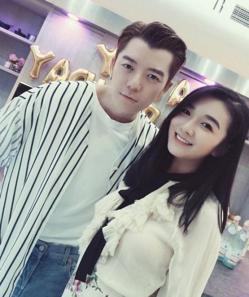 王栎鑫什么时候离的婚